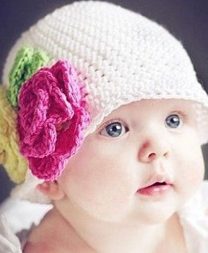 Touca Chapéu de Crochê Branca com Flores Bebês