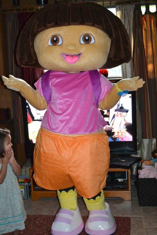 Fantasia Adulto Dora a Exploradora Mascote Luxo Fantasia Adulto Dora a Exploradora Mascote Luxo