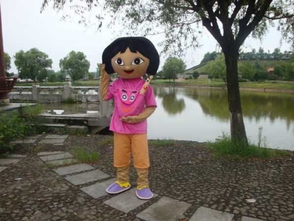 Fantasia Dora a Exploradora Mascote Adulto Fantasia Dora a Exploradora Mascote Adulto